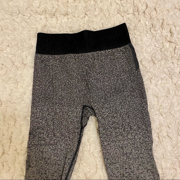 CLOSET CLEAROUT! adidas Leggings - Picture 9 of 13